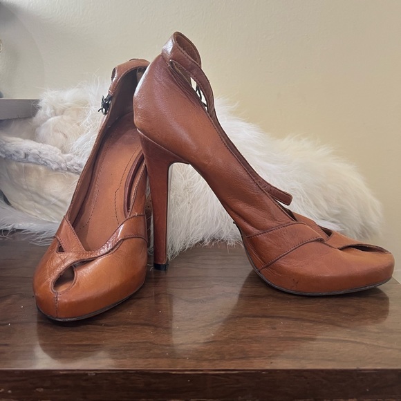 Givenchy Tan Leather Stilettos - Picture 3 of 16